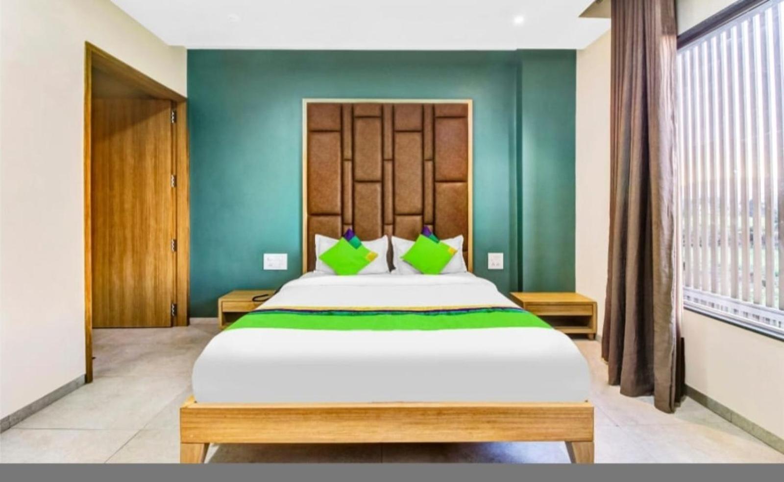 Elite Boutique Hotel Satara Exterior photo